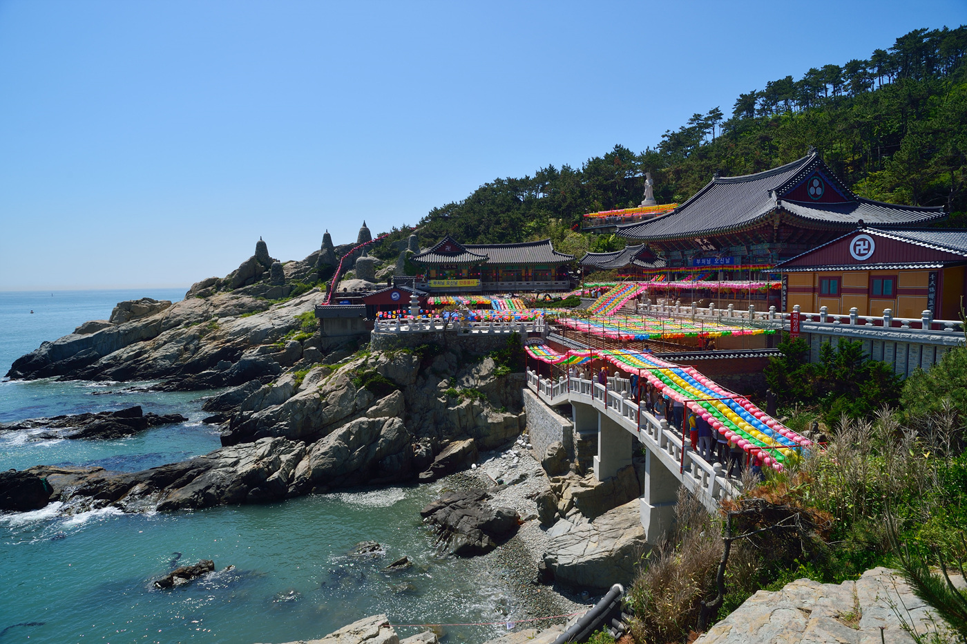 8.-One-day-in-Busan-Temple-and-downtown